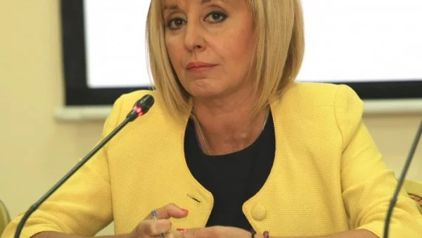 Мая Манолова пита държавата какво прави за горивата