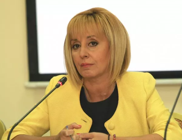 Мая Манолова осъди "Топлофикация София" заради таксите за юрисконсулти