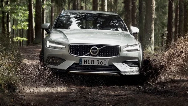 Volvo представи ново всъдеходно комби