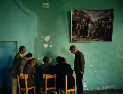 Албания на прага на промяната - фотографска изложба на Джон Демос