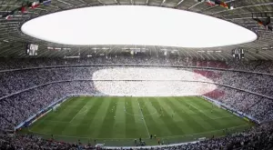 СНИМКА: Бурен порасна на опразнения стадион на Байерн Мюнхен