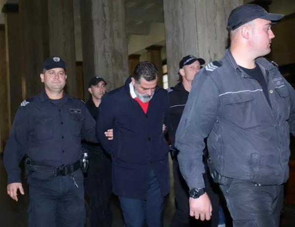 Защитна версия: Издирван в Черна гора бил задържан 8 дни на Летище София