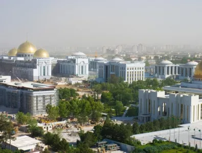Президентът на Туркменистан уволнява министри за корупция 