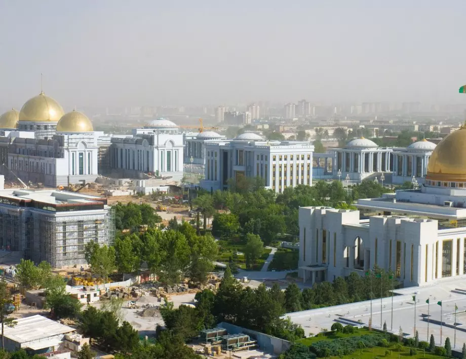 Туркменистан въвежда задължителна ваксинация срещу Covid-19 