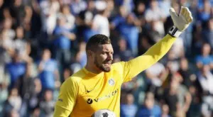 Левски изпуснал вратаря на Исландия, ще пробва пак през зимата