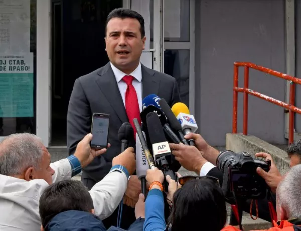 След вота в македонския парламент - всички очакват Заев 