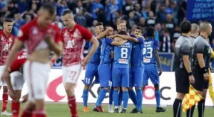 {{ otherArticle[0].article.title }}