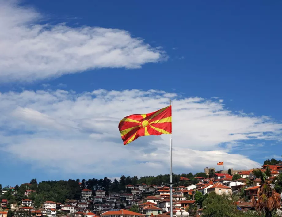 Задължителен албански език обеща кандидат-премиер на Северна Македония