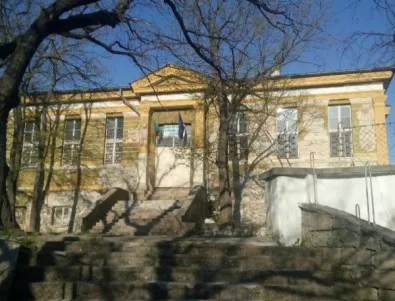 Бившето Помощно училище в Асеновград оживява с музейни зали