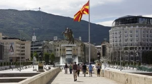 Ниската активност на македонския референдум е удар по Заев и Запада