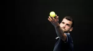 Григор Димитров показа ракета с герба на България, с която играе в Париж (СНИМКА)