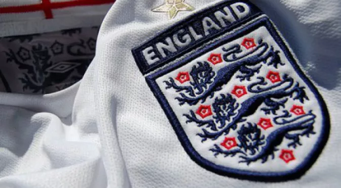 Бивш национален селекционер на Англия остава в тежко състояние след инфаркта