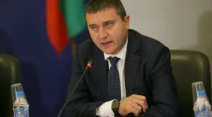 Прокуратурата иска Горанов да събере надвзетите партийни субсидии