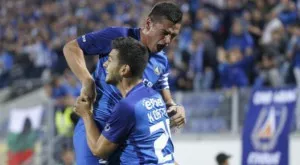 {{ otherArticle[0].article.title }}