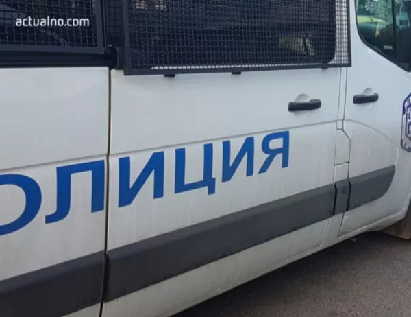Двама полицаи са пострадали при инцидент в София