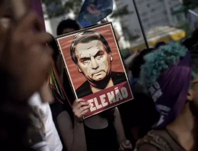 Привърженици на Болсонаро щурмуваха парламента в Бразилия, стотици са арестувани (ВИДЕО)