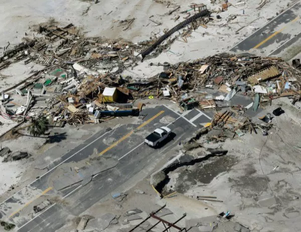 Нарасна броят на жертвите на урагана "Майкъл"