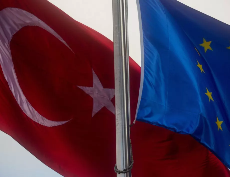 ЕП прие резолюция за замразяване на преговорите с Турция за влизане в ЕС 