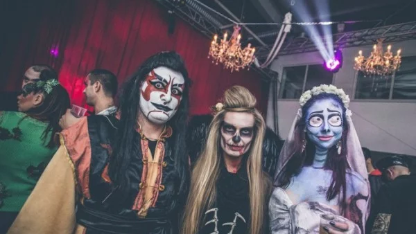 Cadenza Vagabundos за десетия Хелоуин с Yalta Club в Арена Армеец