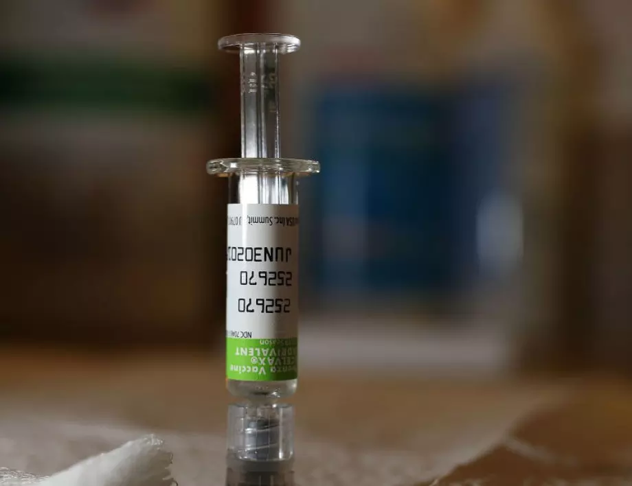 Нова ваксина, помагаща срещу Алцхаймер, тестват в Япония