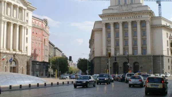 Заради измененията във Валутния закон правителството прие промени в подзаконови нормативни актове