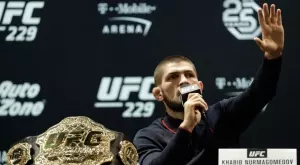 Хабиб Нурмагомедов показа невероятна скорост на футбол с Кларънс Зеедорф (ВИДЕО)