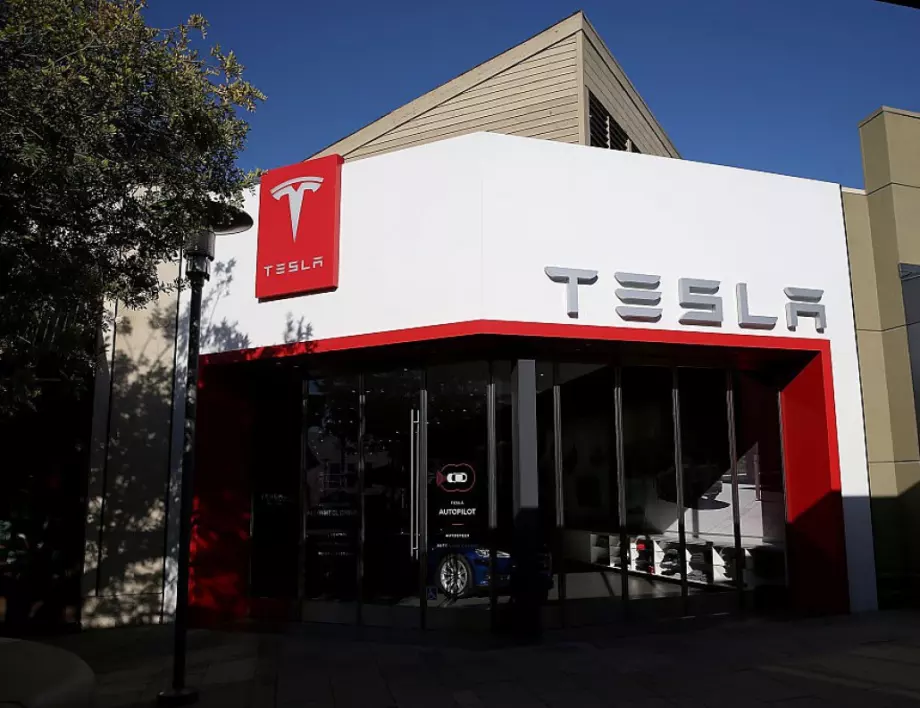 „Тесла” пуска серийно производство на най-бързия автомобил в света 