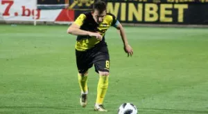 {{ otherArticle[0].article.title }}