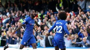 Челси награждава бранител с нов договор