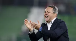 Стоянович иска поне трима нови, с единия се очаква развитие в близките дни