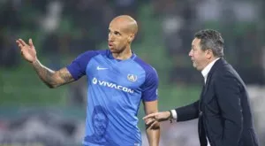 {{ otherArticle[0].article.title }}