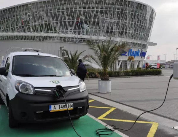 В Бургас заработи още една станция за безплатно зареждане на електромобили