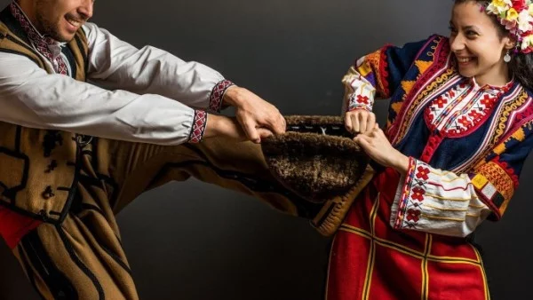 Българската група Outhentic с концерт „Фолклор на кръстопът“ 