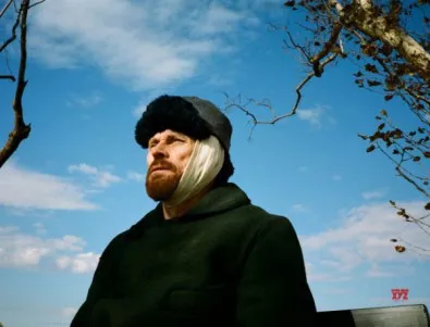 Уилям Дефо се превъплъщава в легендарния Ван Гог (СНИМКИ)