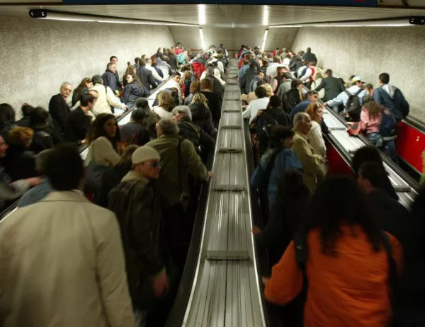 Ескалатор в Рим "полудя" и потроши десетки хора (ВИДЕО)