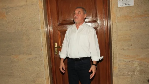 Даваш ли, даваш, Бачо Валери...