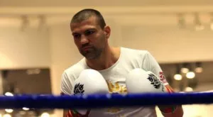 {{ otherArticle[0].article.title }}