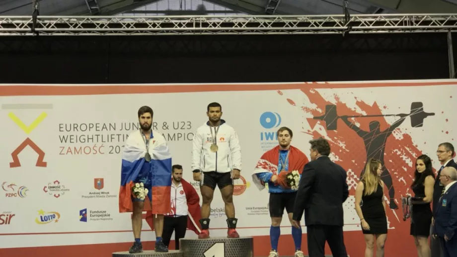 Бронзовият медалист Божидар Андреев се завърна в България, обеща още успехи