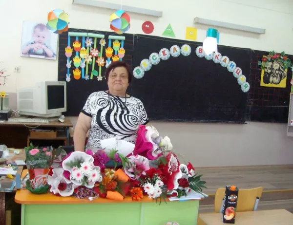 Учителката Елена Цветанова: Разсипаха професията ми