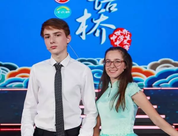 Ученичката, прославила България в Китай: Голямата ми мечта е да стана посланик Лора