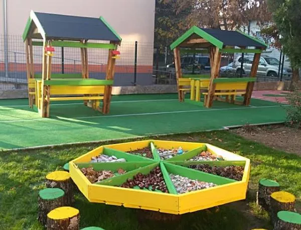 Реновираха двора на детска градина в Благоевград