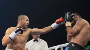 {{ otherArticle[0].article.title }}