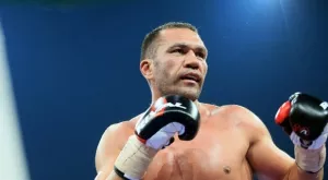 Боб Аръм даде срок, в който Кобрата трябва да се бие за световната титла