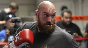 Пълната промяна в теглото, която тялото на Тайсън Фюри премина през годините (ГАЛЕРИЯ)