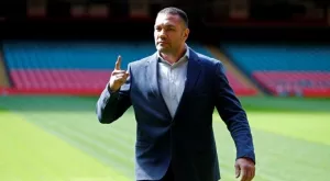 {{ otherArticle[0].article.title }}