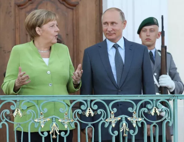 Критики към Меркел заради Путин и Ердоган