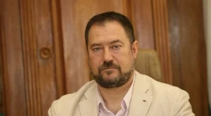 Повдигнаха обвинения на шефа на ДАБЧ Петър Харалампиев