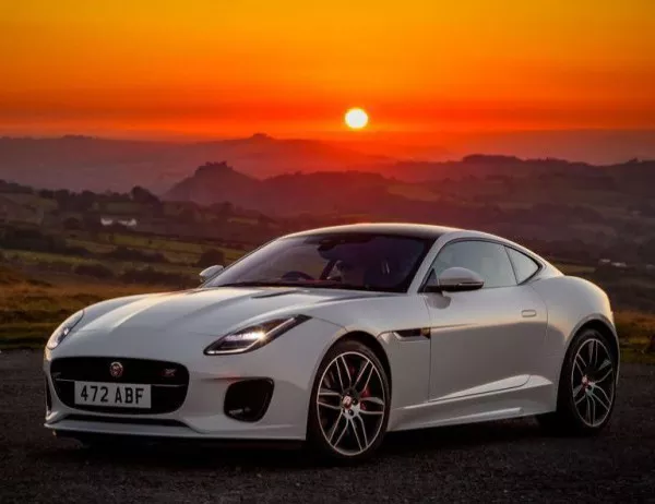 Jaguar представи специални версии на купето и роудстъра F-Type