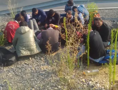 Тревожно: Центровете за нелегални мигранти у нас са препълнени, натискът се усилва 