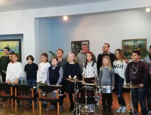 Детска музикална група - "Сеньо артист" гостува на читалище "Братство" в Кюстендил
